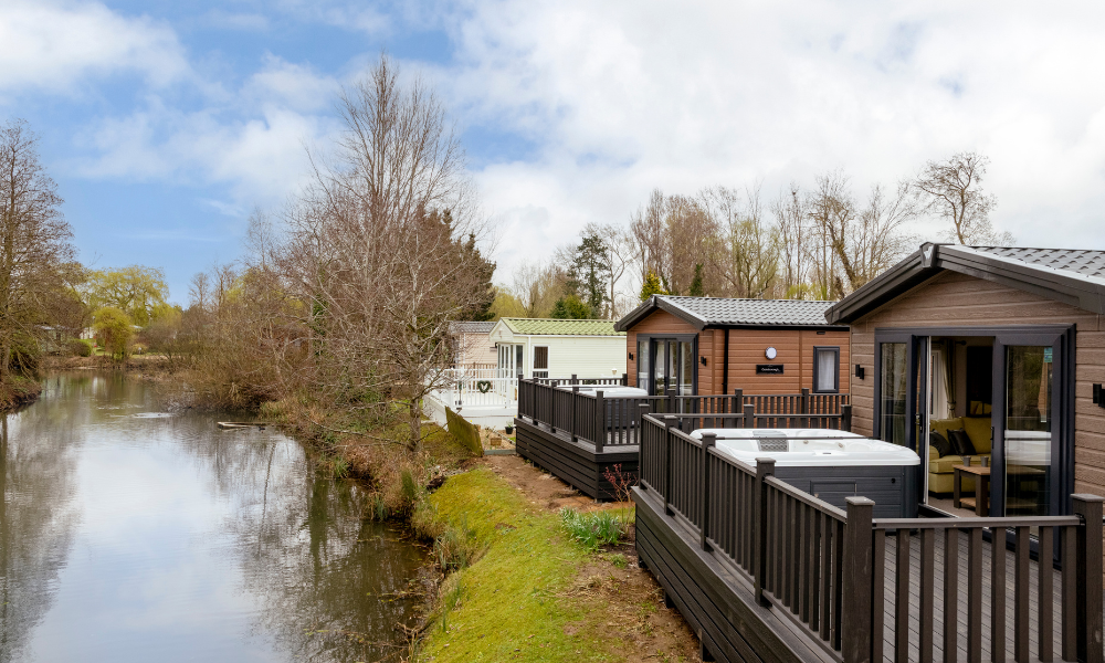 Meadow Bay Platinum Hot Tub SEND Family Break (Worth £599)